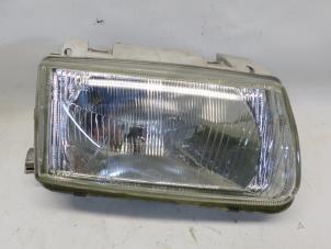 Used Headlight, right Volkswagen Polo III (6N2) 1.0 Price € 21,00 Margin scheme offered by Reclycar De Boer BV