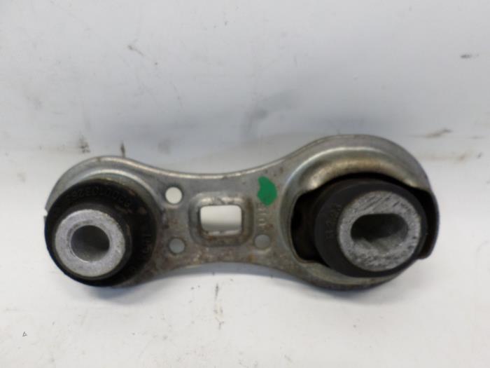 Used Engine mount Renault Megane II CC (EM) 2.0 16V Price € 21,00 Margin scheme offered by Reclycar De Boer BV