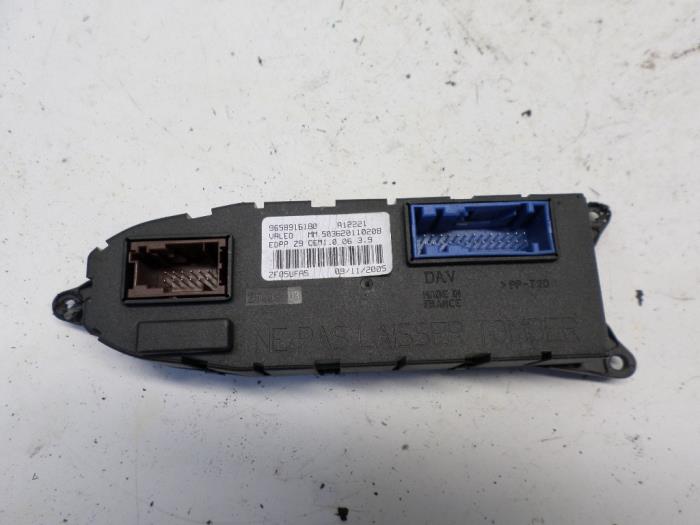 Używane Modul Comfort Peugeot 607 (9D/U) 2.0 HDiF 16V Cena € 26,25 Procedura marży oferowane przez Reclycar De Boer BV