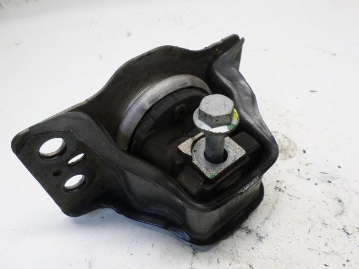Used Engine mount Dacia Logan (LS) 1.5 dCi Price € 26,25 Margin scheme offered by Reclycar De Boer BV