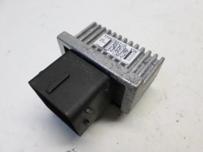 Glow plug relay Renault Megane III Berline 1.5 dCi 110 110678071R