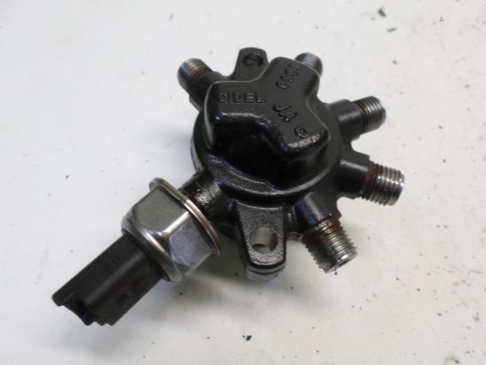 Gebrauchte Kraftstoffverteiler Renault Clio III (BR/CR) 1.5 dCi 85 Preis € 105,00 Margenregelung angeboten von Reclycar De Boer BV