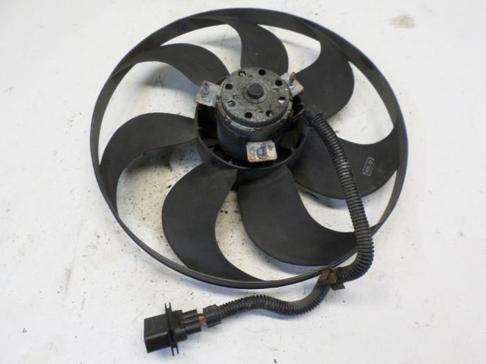 Fan motor from a Volkswagen Fox (5Z) 1.2 2007