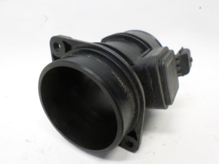 Airflow meter from a Renault Megane III Coupe (DZ) 1.6 Energy dCi 130 2015