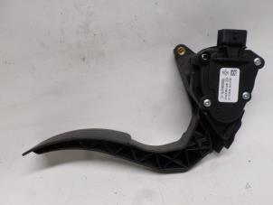 Used Throttle pedal position sensor Renault Captur (2R) 1.5 Energy dCi 90 FAP Price € 52,50 Margin scheme offered by Reclycar De Boer BV