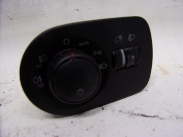 Interruptor de luz de un Seat Leon (1P1) 1.6 2008