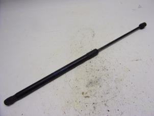 Used Rear gas strut, right Volkswagen Polo V (6R) 1.2 TDI 12V BlueMotion Price € 10,50 Margin scheme offered by Reclycar De Boer BV