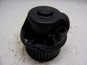Usados Motor de ventilador de calefactor Ford Mondeo IV Wagon 2.0 16V Precio € 36,75 Norma de margen ofrecido por Reclycar De Boer BV