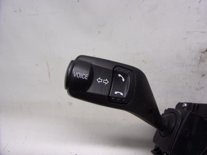 Interruptor combinado columna de dirección de un Ford Mondeo IV Wagon 2.0 16V 2010