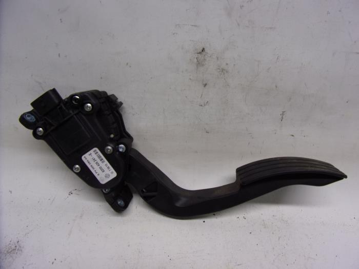 Gebrauchte Gaspedalposition Sensor Renault Twingo II (CN) 1.2 Preis € 26,25 Margenregelung angeboten von Reclycar De Boer BV