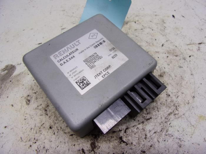 Used Power steering computer Renault Twingo II (CN) 1.5 dCi 90 FAP Price € 73,50 Margin scheme offered by Reclycar De Boer BV