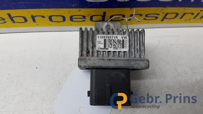 Glow plug relay Renault Megane III Grandtour 1.5 dCi 110 110678071R