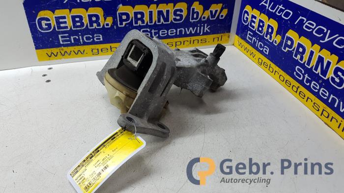 Used Engine mount Renault Megane III Grandtour (KZ) 1.5 dCi 110 Price € 25,00 Margin scheme offered by Autorec. Gebr. Prins b.v.
