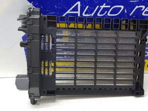 Usados Elemento de calefacción calefactor Volkswagen Touran (5T1) 1.6 TDI SCR BlueMotion Technology Precio € 50,00 Norma de margen ofrecido por Autorec. Gebr. Prins b.v.