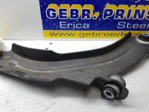 Used Front lower wishbone, right Renault Clio IV (5R) 0.9 Energy TCE 90 12V Price € 40,00 Margin scheme offered by Autorec. Gebr. Prins b.v.
