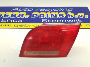 Usagé Feu arrière secondaire droit Audi A3 Sportback (8PA) 1.6 Prix € 15,00 Règlement à la marge proposé par Autorec. Gebr. Prins b.v.
