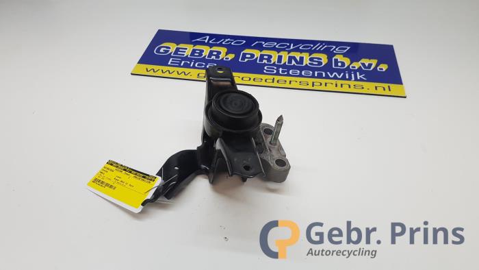 Used Engine mount Toyota Yaris III (P13) Price € 25,00 Margin scheme offered by Autorec. Gebr. Prins b.v.