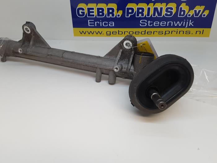 Steering box from a Renault Clio IV (5R) 1.5 Energy dCi 90 FAP 2014