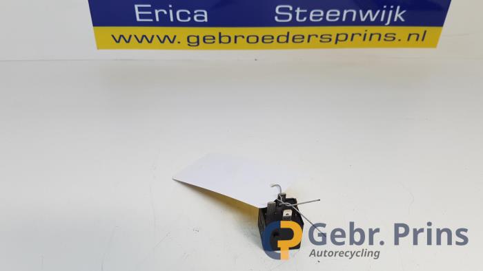 Używane Przekaznik Seat Mii 1.0 12V Cena € 10,00 Procedura marży oferowane przez Autorec. Gebr. Prins b.v.