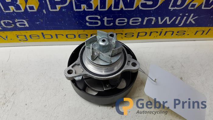 Begagnade Vattenpump Kia Picanto (TA) 1.2 16V Pris € 20,00 Marginaltabell erbjuds av Autorec. Gebr. Prins b.v.