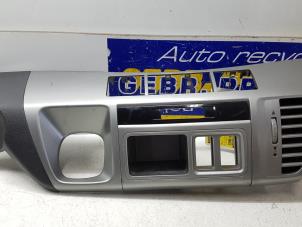 Begagnade Luftmunstycke, instrumentbräda Honda FR-V Pris € 20,00 Marginaltabell erbjuds av Autorec. Gebr. Prins b.v.