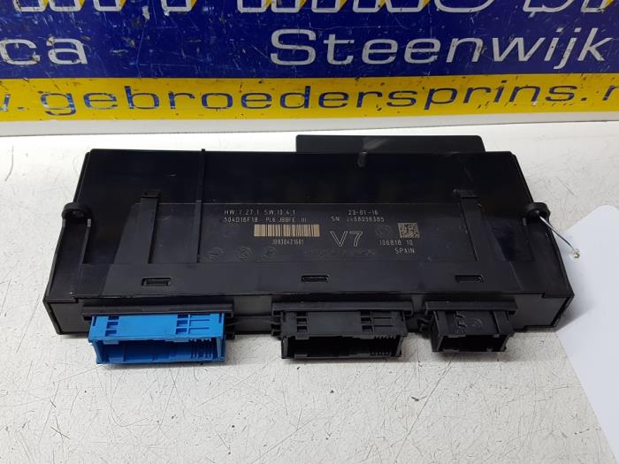 Module (miscellaneous) from a BMW 5 serie Touring (F11) 520d 16V 2016