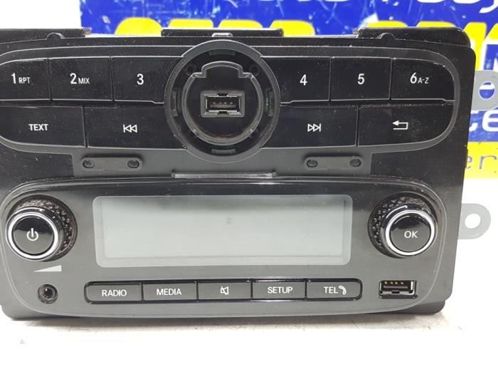 Radio from a Smart Forfour (453) 1.0 12V 2018