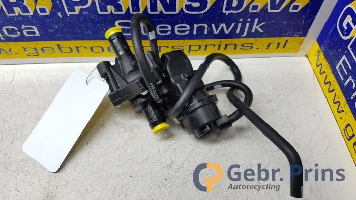 Begagnade Vattenpump Smart Forfour (453) 1.0 12V Pris € 25,00 Marginaltabell erbjuds av Autorec. Gebr. Prins b.v.