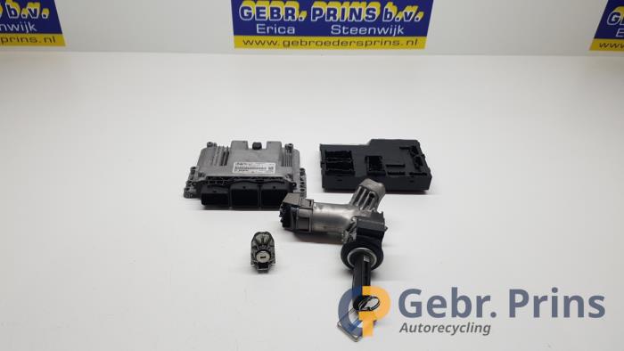 Used Ignition lock + computer Ford Fiesta 6 (JA8) Price € 125,00 Margin scheme offered by Autorec. Gebr. Prins b.v.