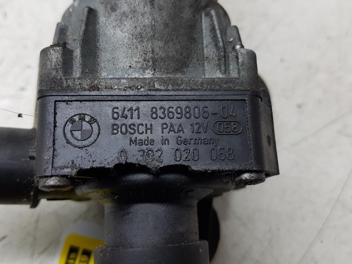 Additional water pump from a BMW 3 serie (E90) 320d 16V 2007