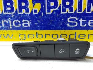 Used ESP switch Hyundai iX35 (LM) 2.0 16V Price € 20,00 Margin scheme offered by Autorec. Gebr. Prins b.v.