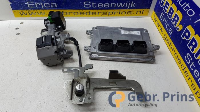 Used Ignition lock + computer Honda Insight (ZE2) 1.3 16V VTEC Price € 150,00 Margin scheme offered by Autorec. Gebr. Prins b.v.