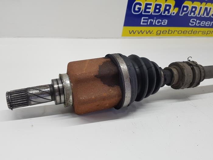 Front drive shaft, left from a Nissan Qashqai (J11) 1.5 dCi DPF 2016