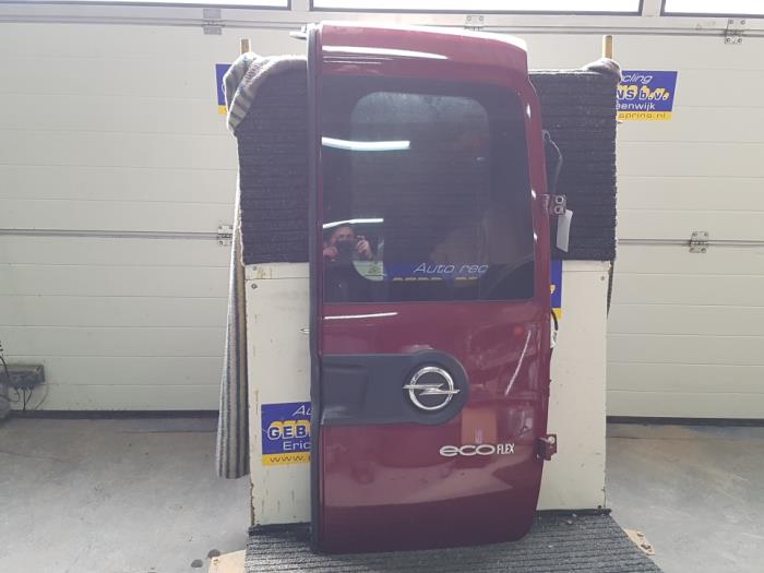 Tylne drzwi samochodu dostawczego z Opel Combo 1.4 16V ecoFlex 2014