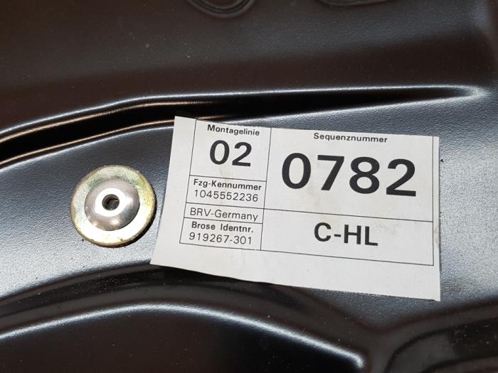 Mécanique vitre 4portes arrière gauche d'un Volkswagen Passat Variant (365) 2.0 TDI 16V 140 2011