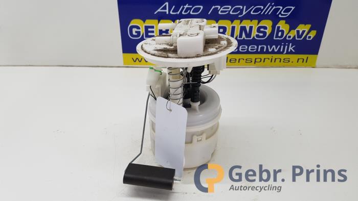 Begagnade Bensinpump Dacia Logan MCV II/III/Sandero Wagon 0.9 TCE 12V LPG Pris € 50,00 Marginaltabell erbjuds av Autorec. Gebr. Prins b.v.