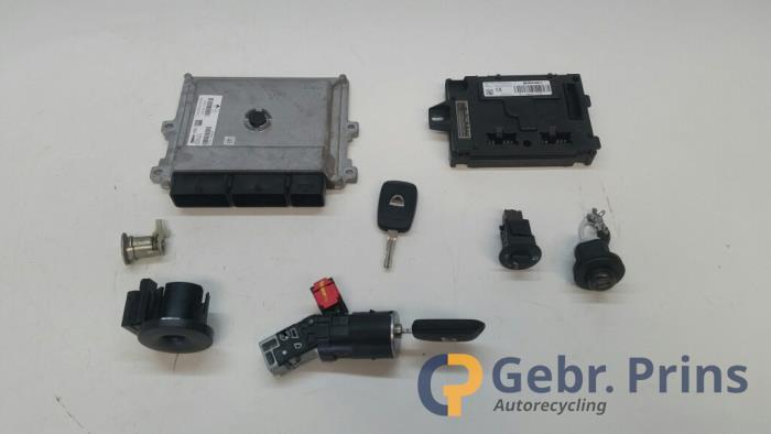 Used Ignition lock + computer Dacia Logan MCV II/III/Sandero Wagon 0.9 TCE 12V LPG Price € 150,00 Margin scheme offered by Autorec. Gebr. Prins b.v.