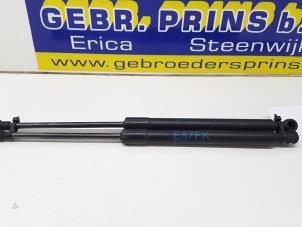 Używane Zestaw amortyzatorów gazowych tylnej klapy BMW 1 serie (E87/87N) 116i 1.6 16V Cena € 20,00 Procedura marży oferowane przez Autorec. Gebr. Prins b.v.