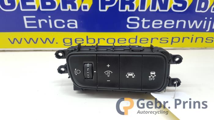 Używane Przelacznik ESP Kia Niro I (DE) 1.6 GDI Hybrid Cena € 30,00 Procedura marży oferowane przez Autorec. Gebr. Prins b.v.