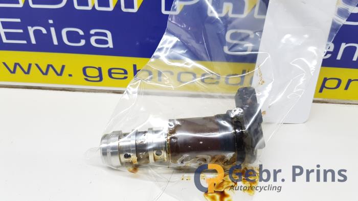 Gebrauchte Nockenwelle Sensor BMW 6 serie (E64) 645 Ci 4.4 V8 32V Preis € 20,00 Margenregelung angeboten von Autorec. Gebr. Prins b.v.
