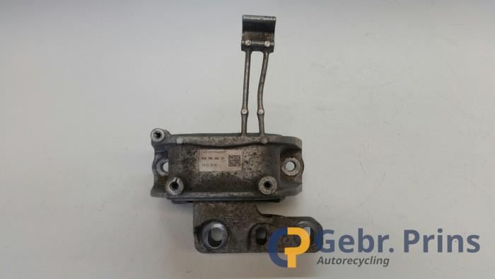 Usagé Support moteur Volkswagen Touran (5T1) 2.0 TDI 150 Prix € 25,00 Règlement à la marge proposé par Autorec. Gebr. Prins b.v.