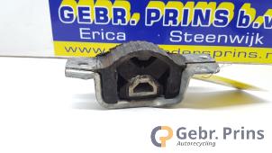 Engine mount from a Fiat Grande Punto (199) 1.4 2010