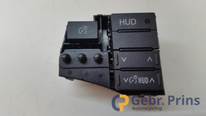 Usados Interruptor Toyota Prius (ZVW3) 1.8 16V Precio € 20,00 Norma de margen ofrecido por Autorec. Gebr. Prins b.v.