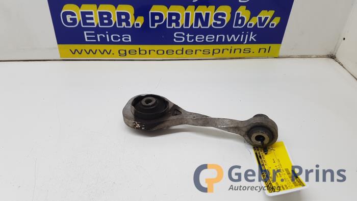 Used Engine mount Renault Twingo II (CN) 1.2 16V Price € 20,00 Margin scheme offered by Autorec. Gebr. Prins b.v.