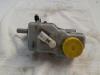 Master cylinder from a Volkswagen Polo V (6R) 1.4 TDI DPF BlueMotion technology 2015