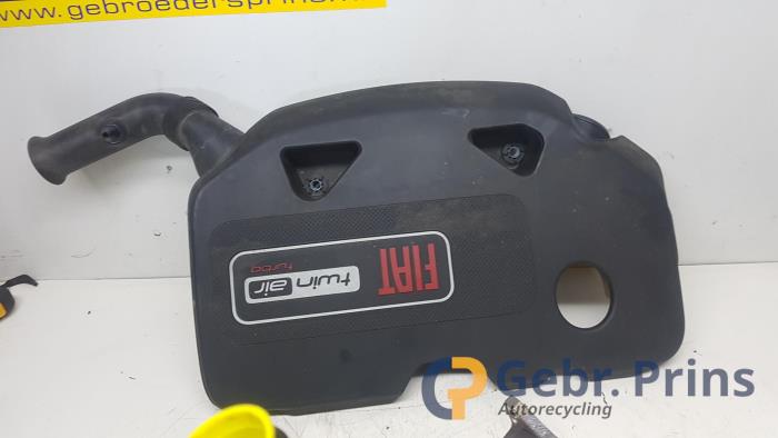 Begagnade Luftfilterhus Fiat 500 (312) 0.9 TwinAir 85 Pris € 30,00 Marginaltabell erbjuds av Autorec. Gebr. Prins b.v.