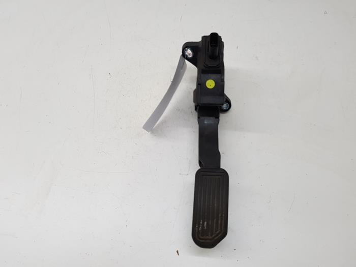 Accelerator pedal Toyota RAV4 2.0 16V VVTi 4x4 781100W040