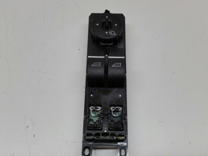 Electric window switch from a Ford Fiesta 6 (JA8) 1.0 EcoBoost 12V 100 2017