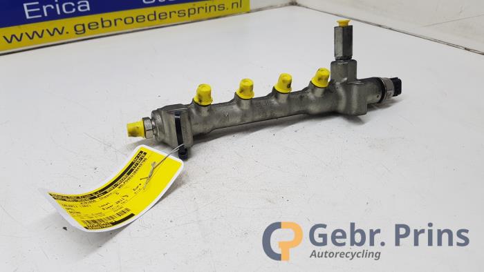 Usagé Système d'injection Opel Astra J Sports Tourer (PD8/PE8/PF8) 1.7 CDTi 16V Prix € 50,00 Règlement à la marge proposé par Autorec. Gebr. Prins b.v.