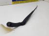 Front wiper arm from a Renault Clio IV Estate/Grandtour (7R) 1.5 Energy dCi 90 FAP 2015